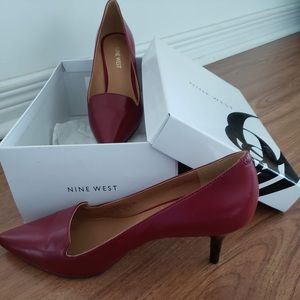 Red Nine West pointy heels. Excellent condition.